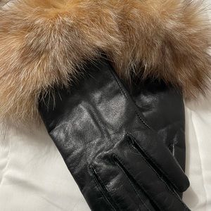 Leather gloves with Fox fur around wrist